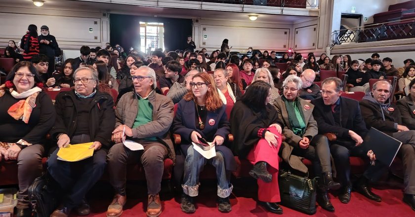 SALUDO DEL PRESIDENTE DE LA ASOCIACION DE ACADEMICOS  SEÑOR SERGIO SAEZ BARRIGA EN ACTO DE LOS 65 AÑOS DEL LLAMADO DE LA FEUT