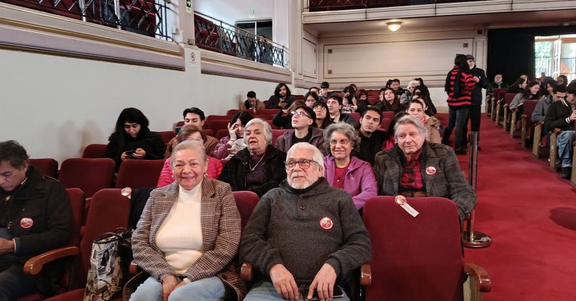 SALUDO DE GENARO ARRIAGADA POR LA ASOCIACION DE FUNCIONARIOS Y FUNCIONARIAS DE LA USACH